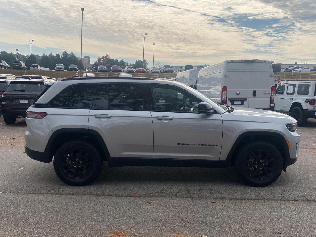 used 2024 Jeep Grand Cherokee car, priced at $30,977