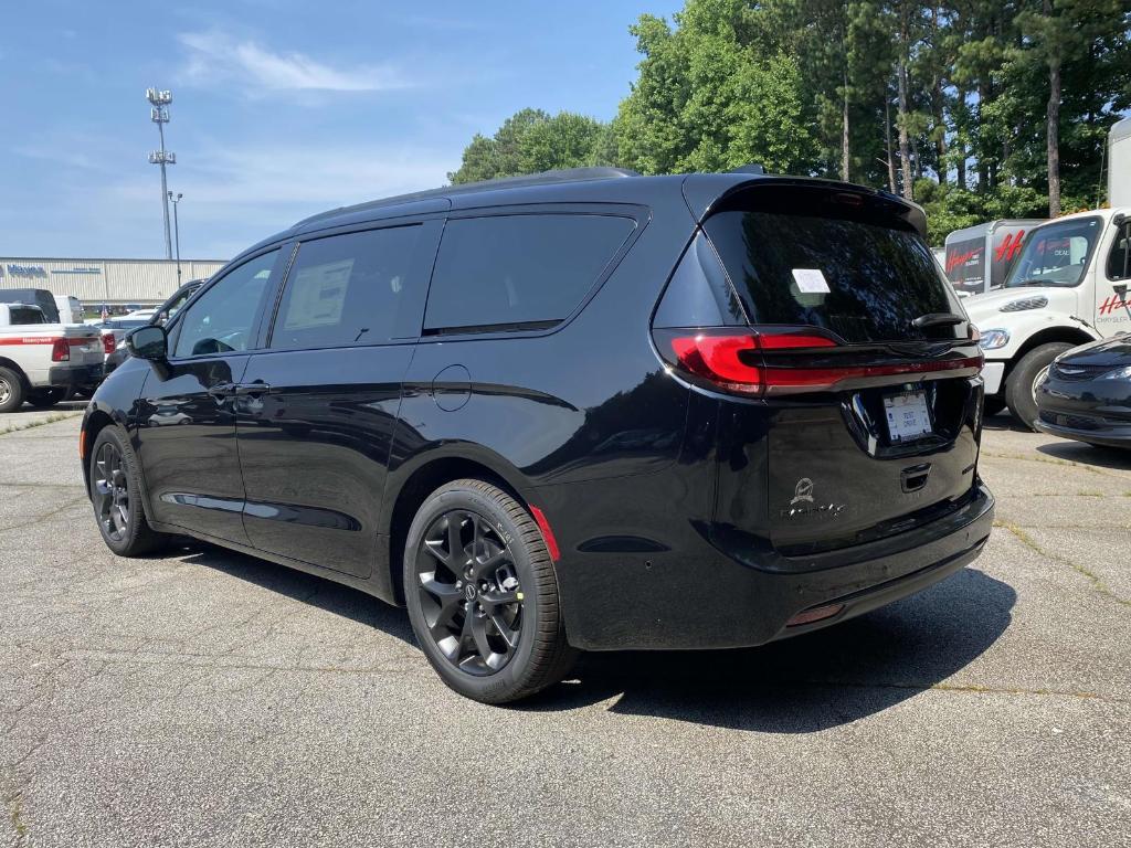 new 2025 Chrysler Pacifica car, priced at $48,738