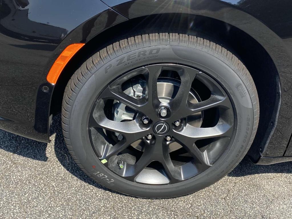 new 2025 Chrysler Pacifica car, priced at $48,738
