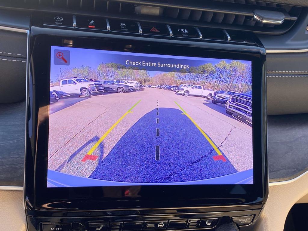 new 2025 Jeep Grand Cherokee car, priced at $49,028