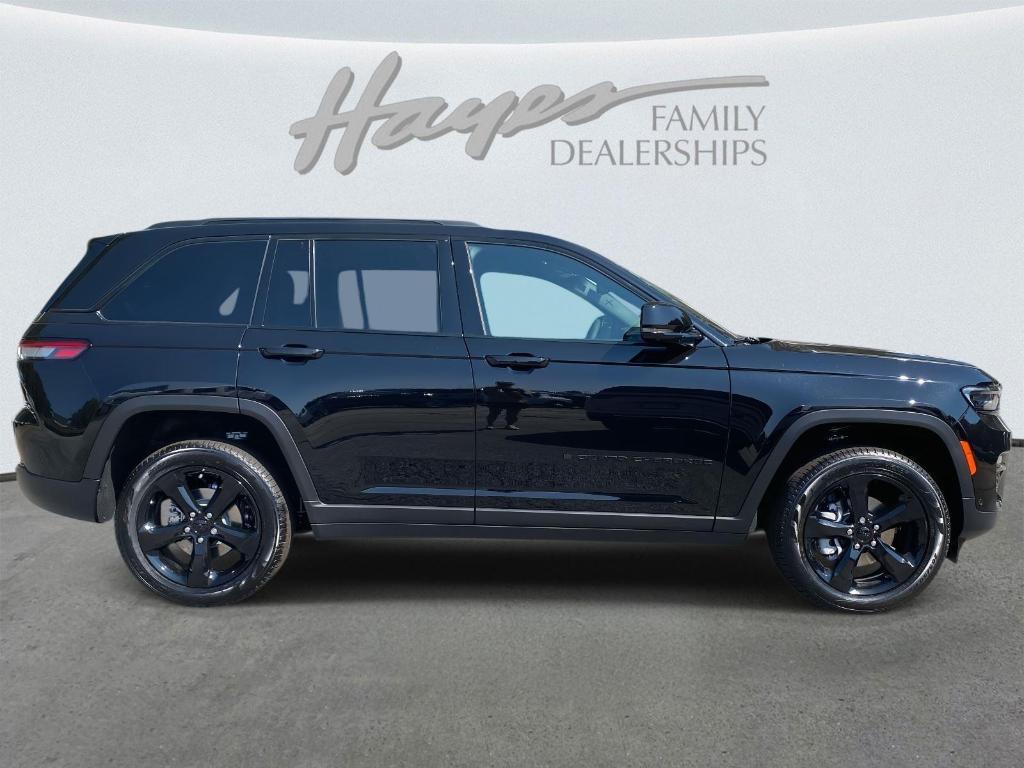 new 2025 Jeep Grand Cherokee car, priced at $47,553