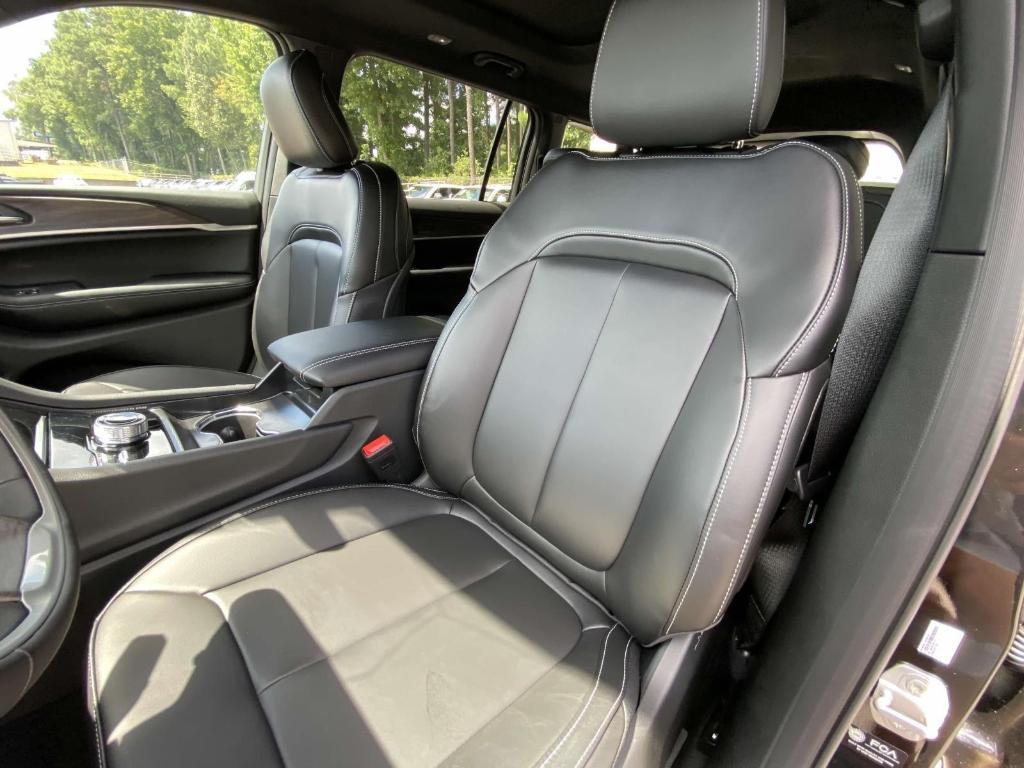 new 2025 Jeep Grand Cherokee L car, priced at $48,293