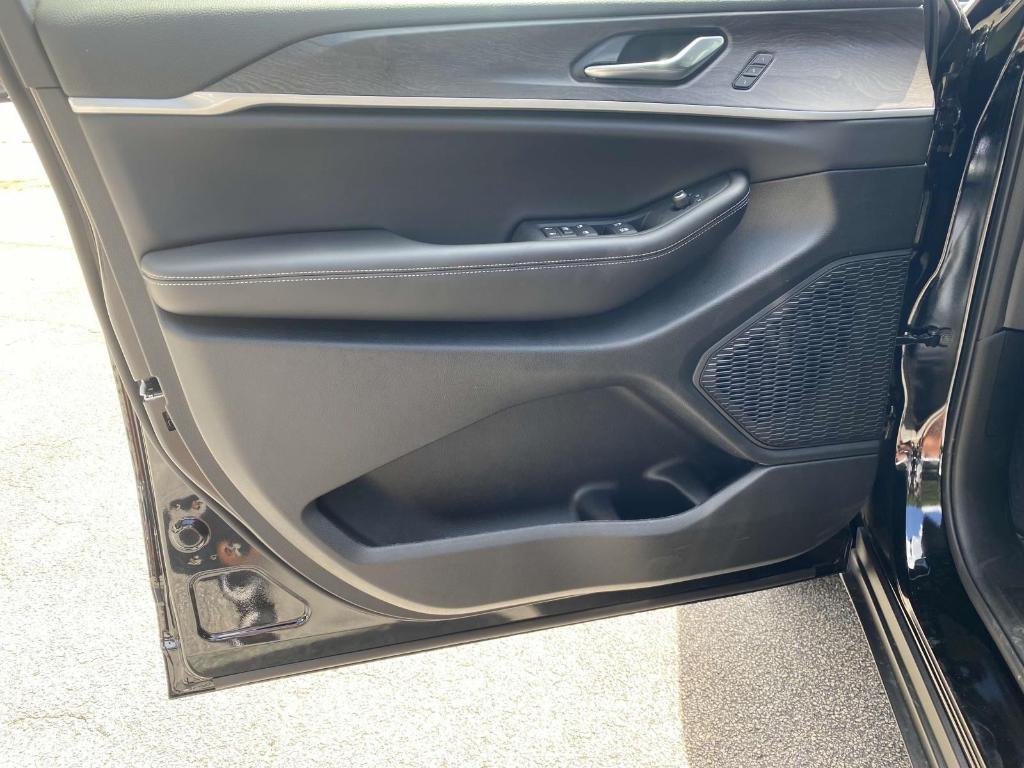 new 2025 Jeep Grand Cherokee L car, priced at $48,293