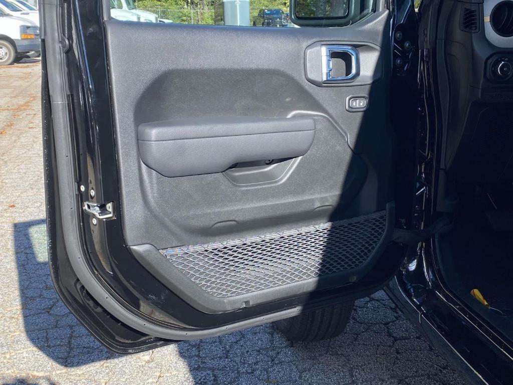 new 2026 Jeep Wrangler car, priced at $42,171