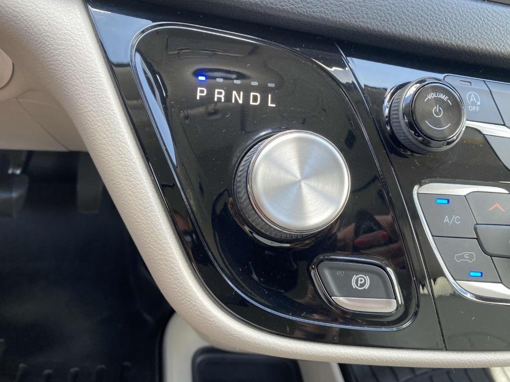 used 2021 Chrysler Pacifica car, priced at $18,999