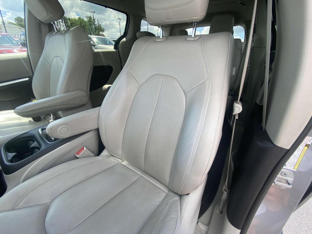 used 2021 Chrysler Pacifica car, priced at $18,999