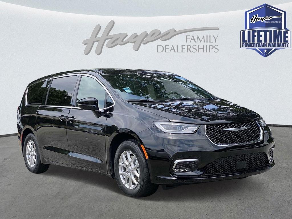 new 2025 Chrysler Pacifica car, priced at $41,618