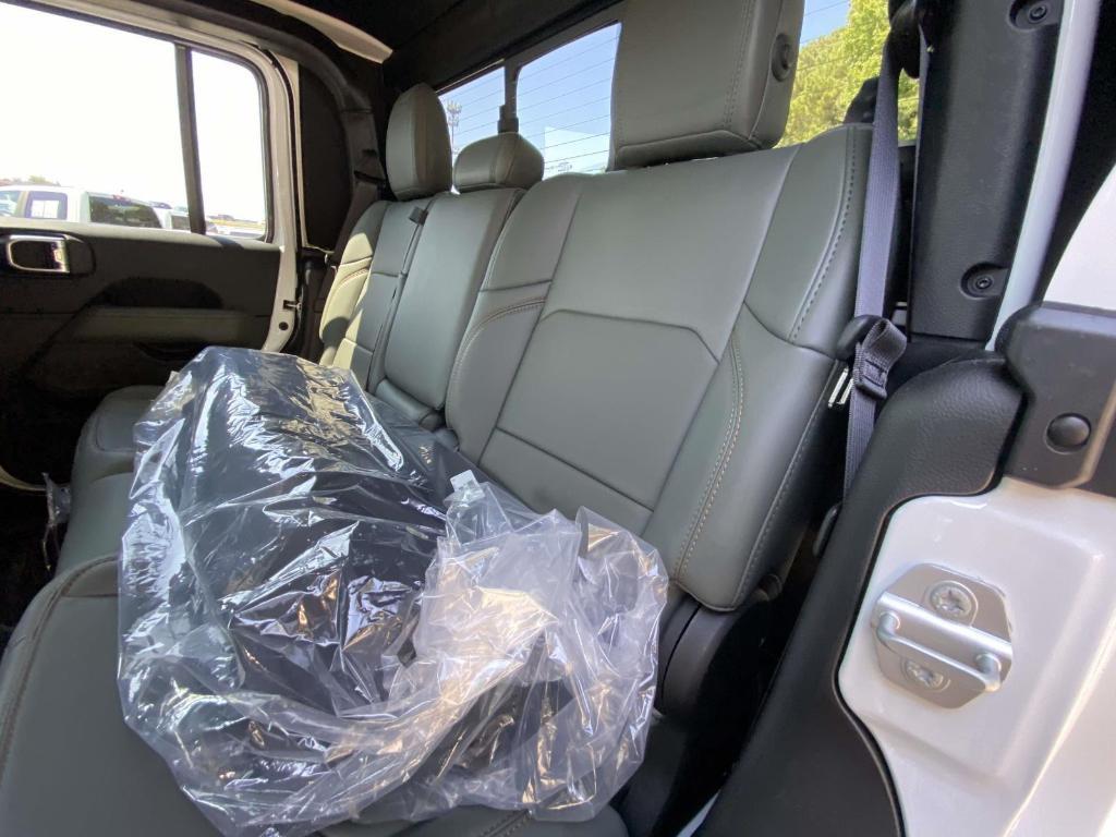 new 2025 Jeep Gladiator car, priced at $54,441