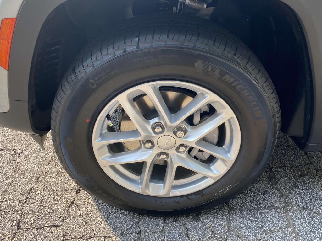 new 2025 Jeep Grand Cherokee car, priced at $34,268