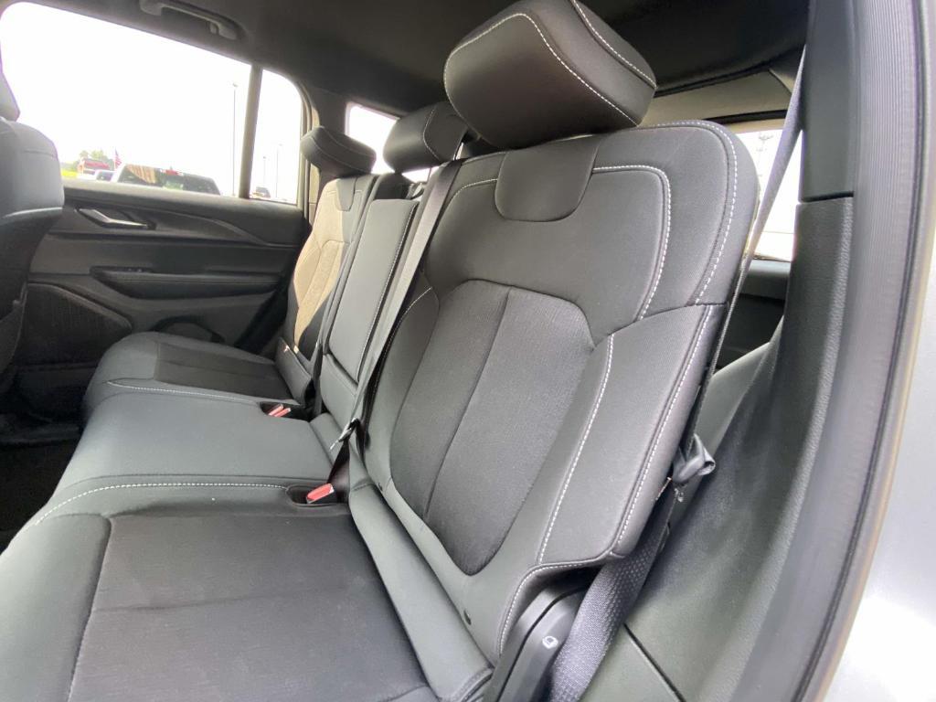 new 2025 Jeep Grand Cherokee car, priced at $34,268