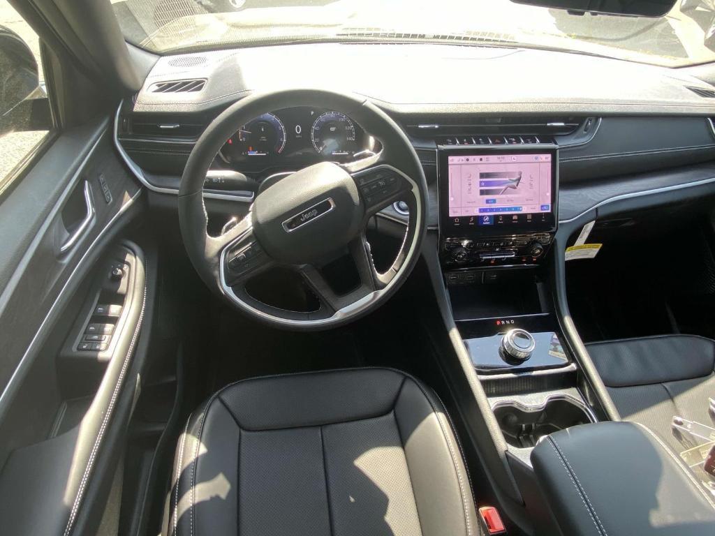 new 2025 Jeep Grand Cherokee car, priced at $49,553