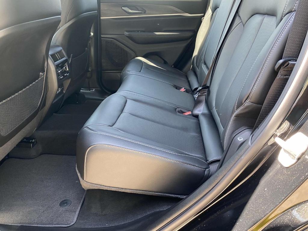 new 2025 Jeep Grand Cherokee car, priced at $49,553