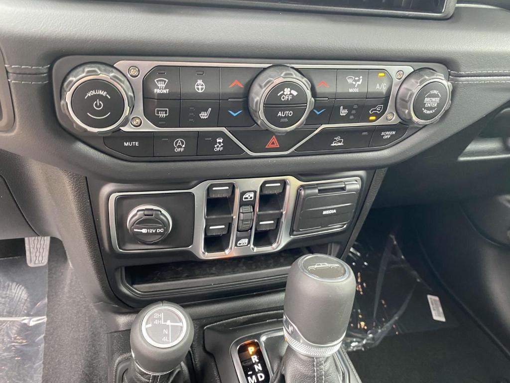 new 2025 Jeep Gladiator car, priced at $44,828