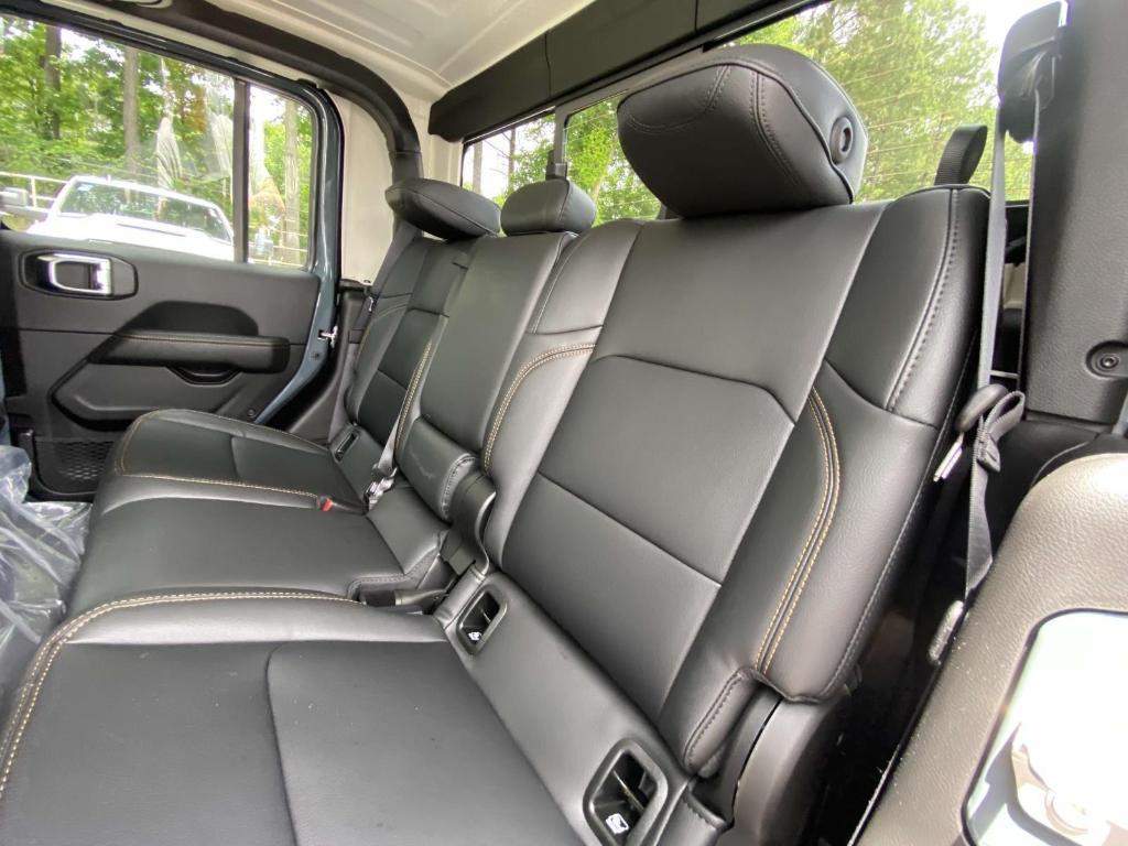 new 2025 Jeep Gladiator car, priced at $44,828