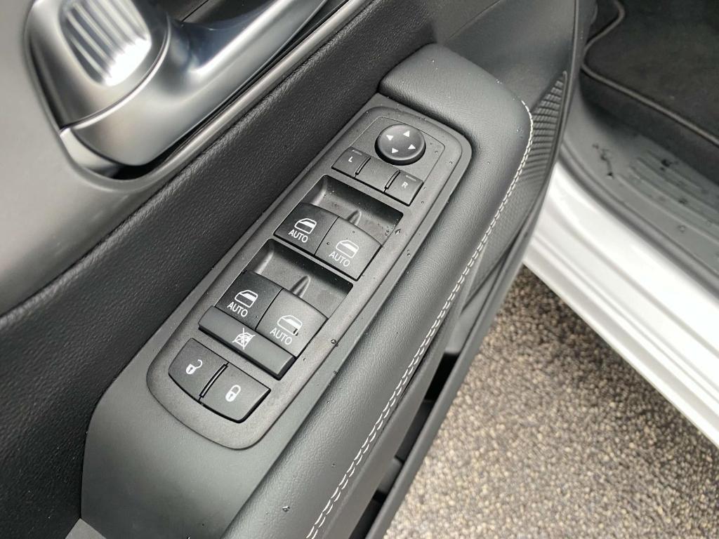 new 2026 Chrysler Pacifica car, priced at $47,127