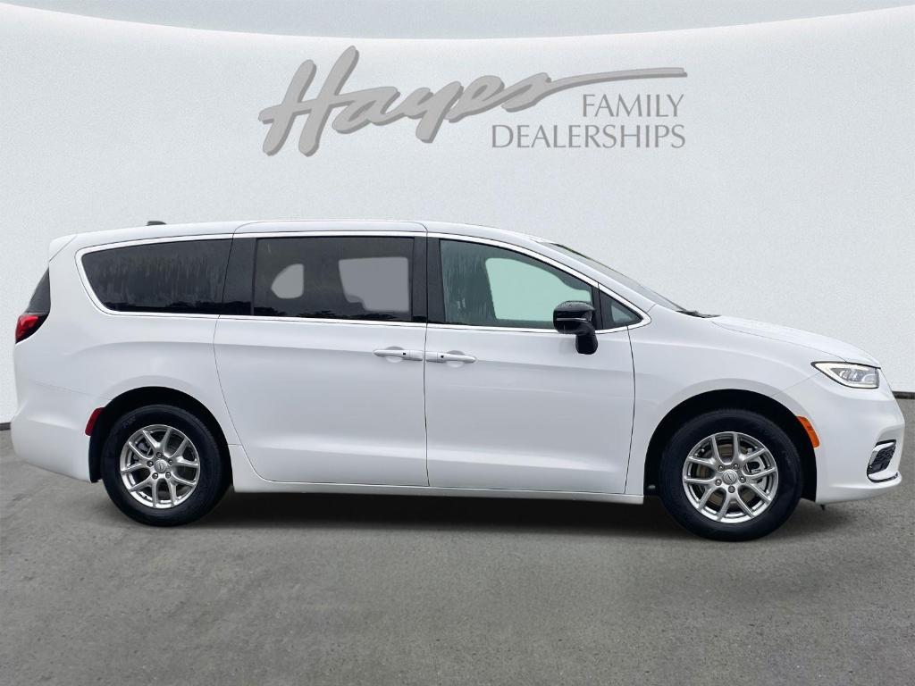 new 2026 Chrysler Pacifica car, priced at $47,127