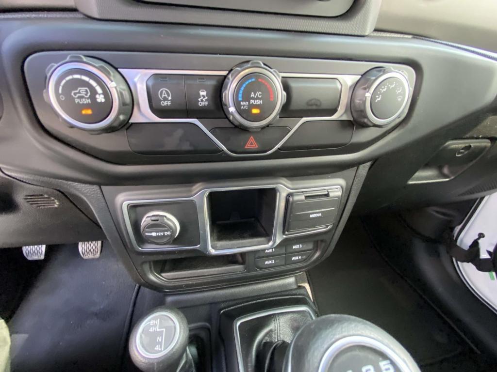 used 2021 Jeep Gladiator car, priced at $23,354