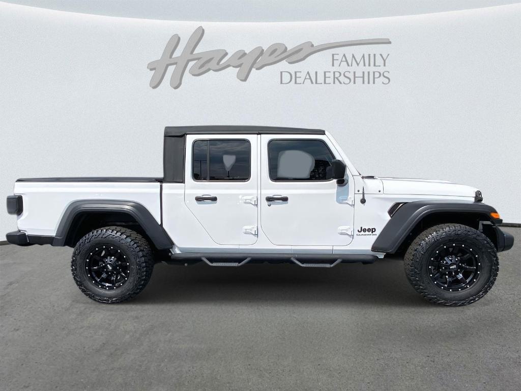 used 2021 Jeep Gladiator car, priced at $23,354