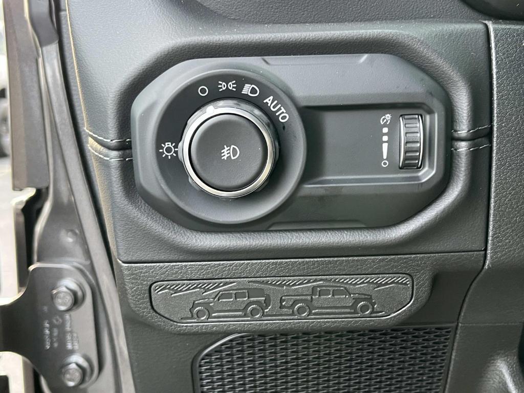new 2025 Jeep Wrangler car, priced at $54,013