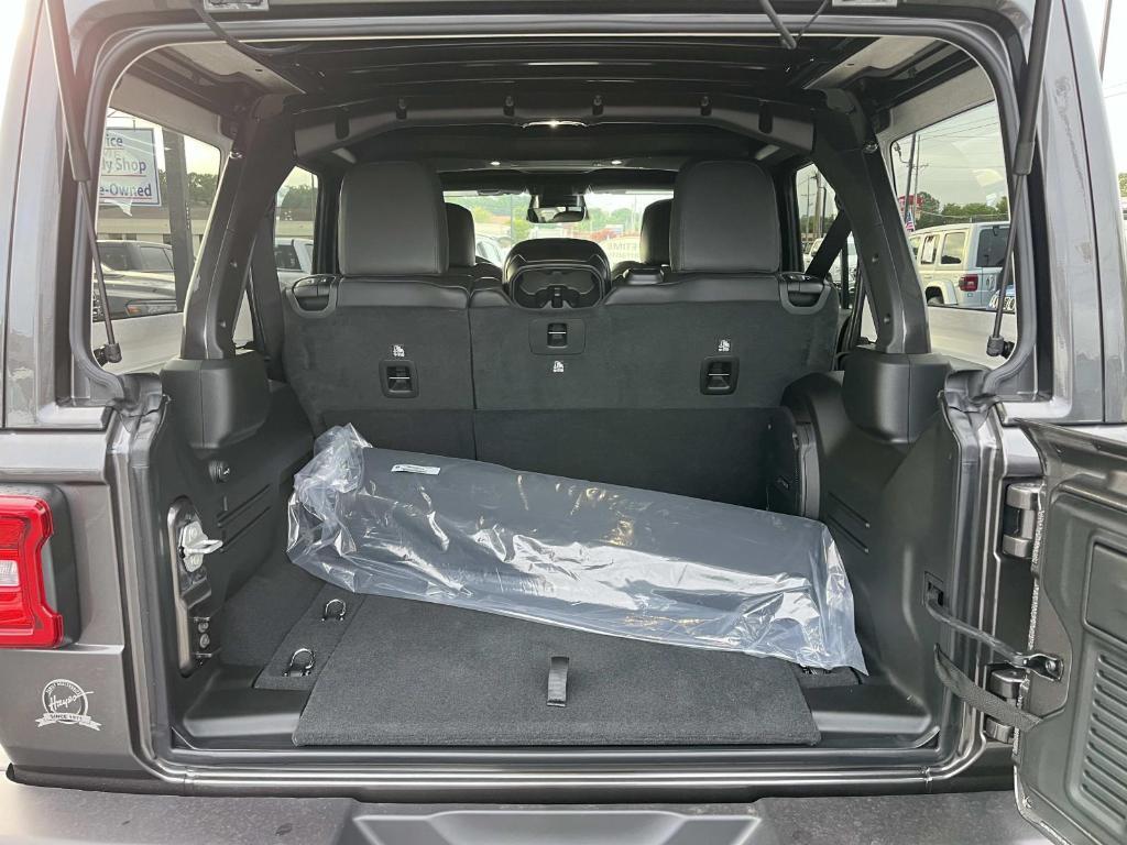 new 2025 Jeep Wrangler car, priced at $54,013