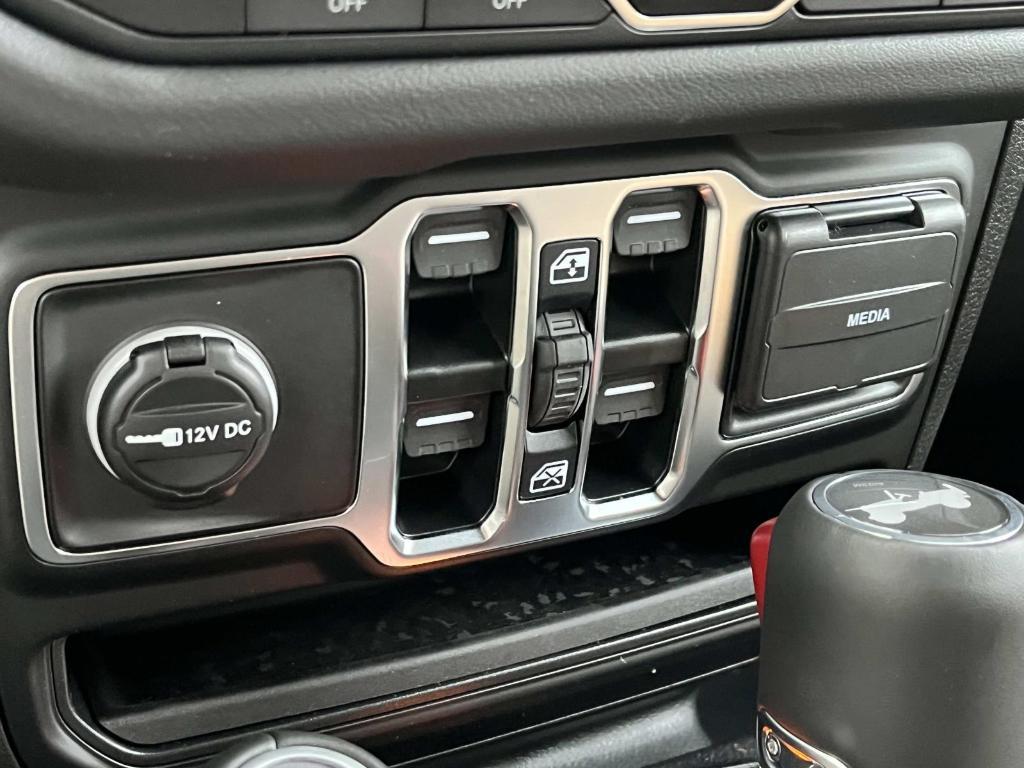 new 2025 Jeep Wrangler car, priced at $54,013