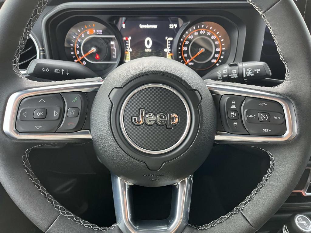 new 2025 Jeep Wrangler car, priced at $54,013