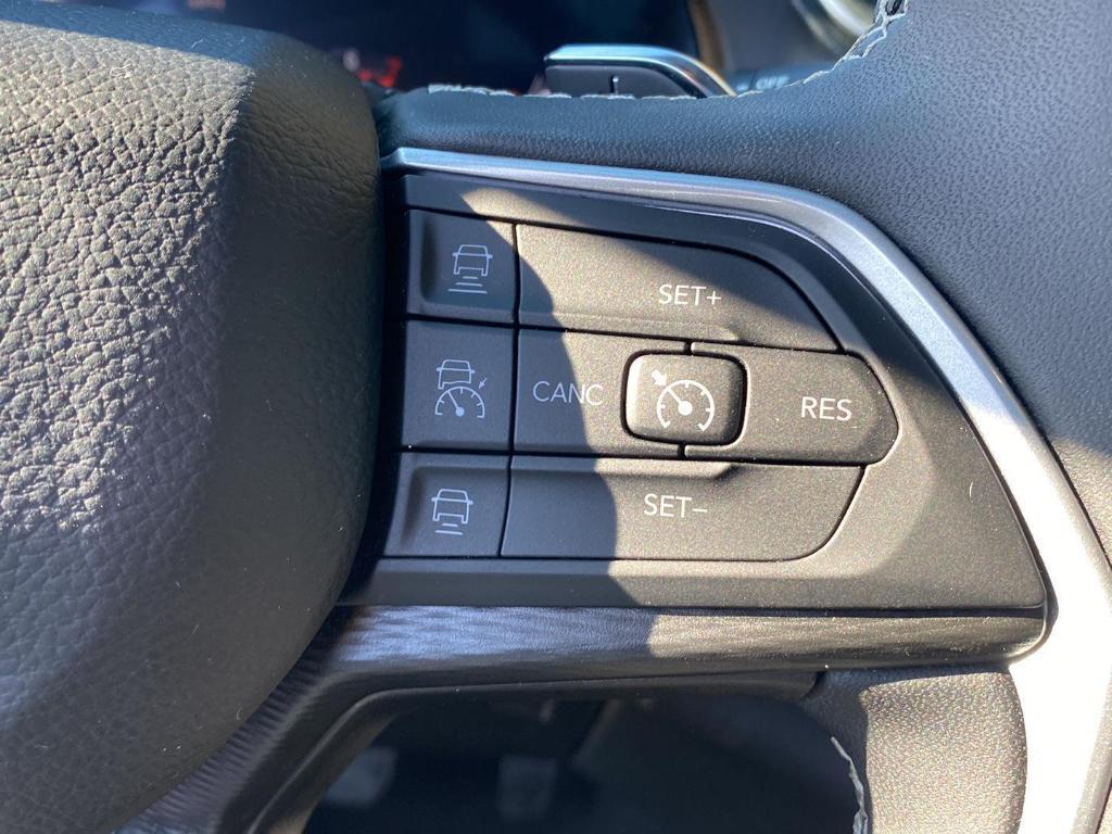 used 2024 Jeep Grand Cherokee car, priced at $30,799