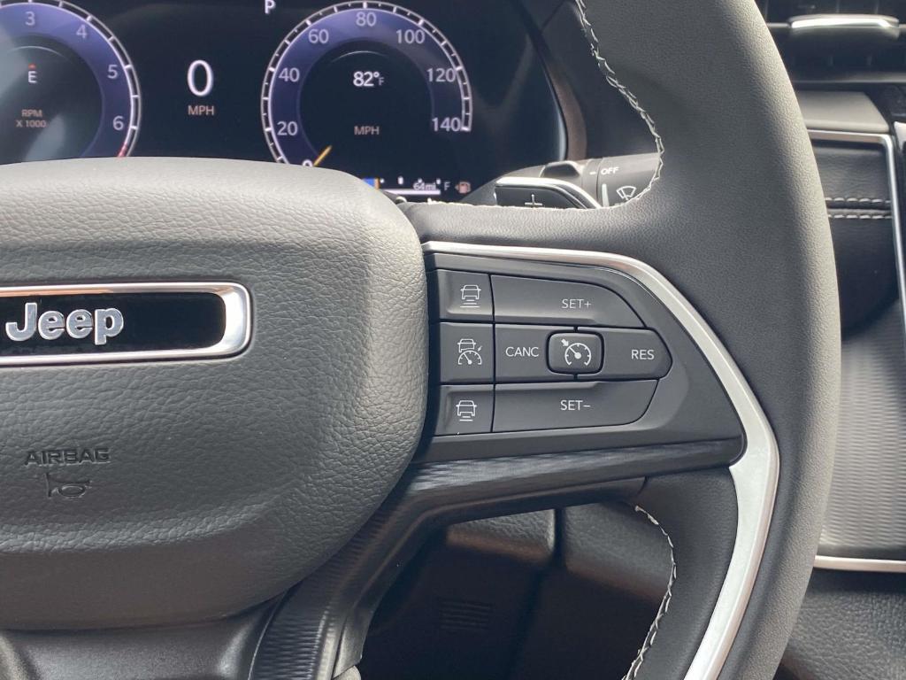 new 2025 Jeep Grand Cherokee car, priced at $38,214