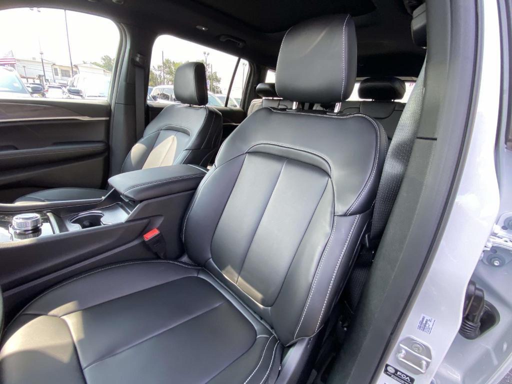 new 2025 Jeep Grand Cherokee L car, priced at $47,396