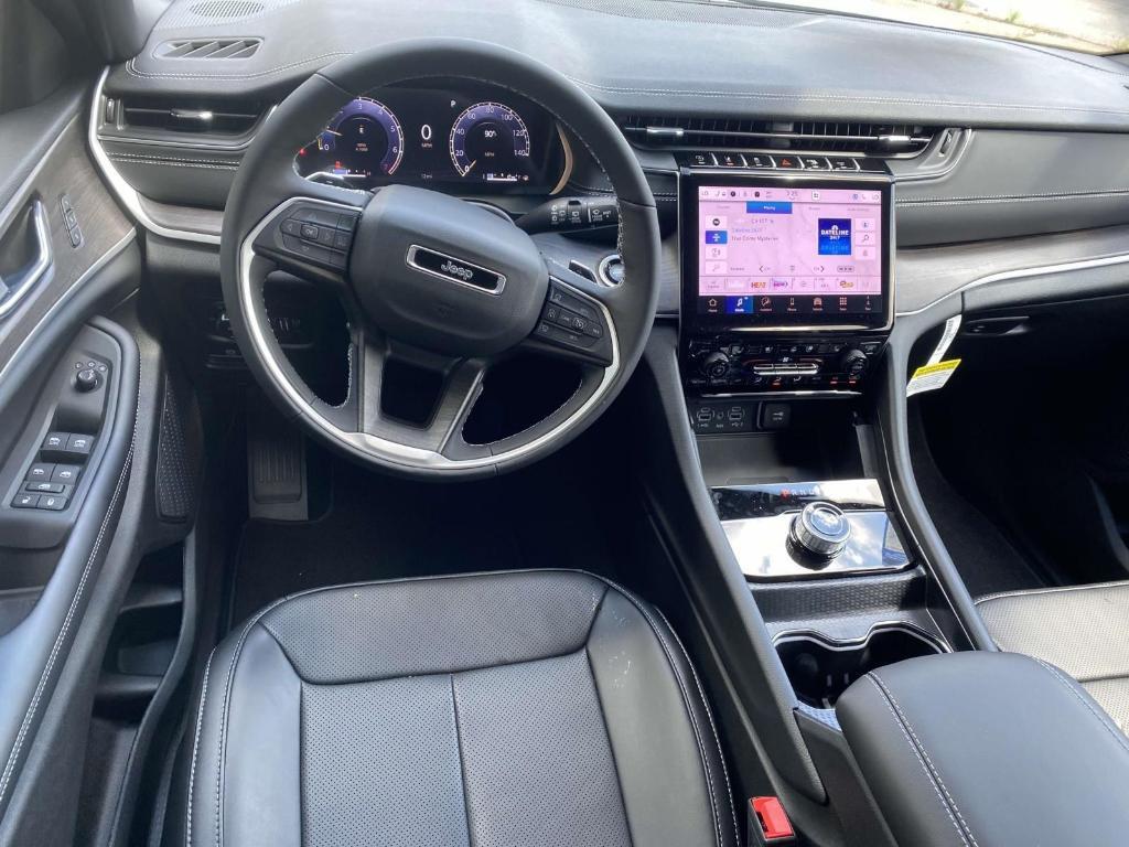 new 2025 Jeep Grand Cherokee car, priced at $47,553