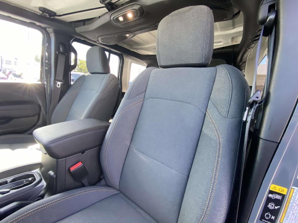 new 2025 Jeep Wrangler car, priced at $44,733