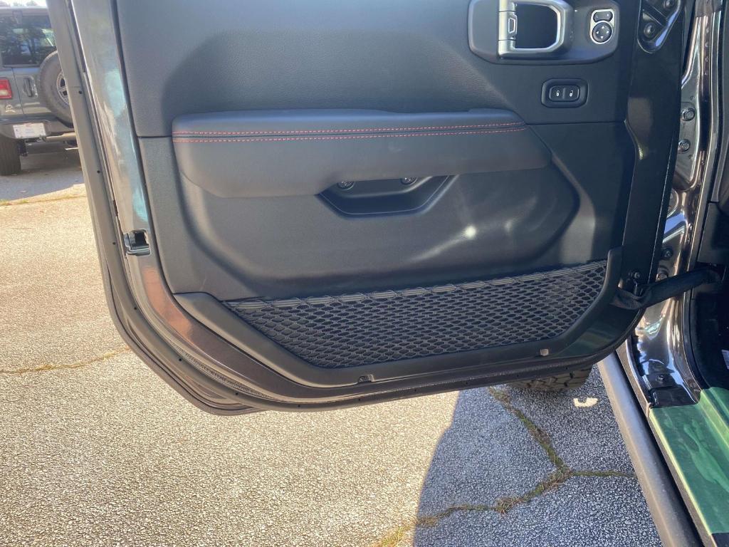 new 2025 Jeep Gladiator car, priced at $60,388