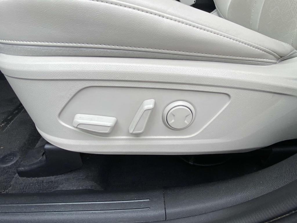 used 2022 Kia Sorento car, priced at $24,999