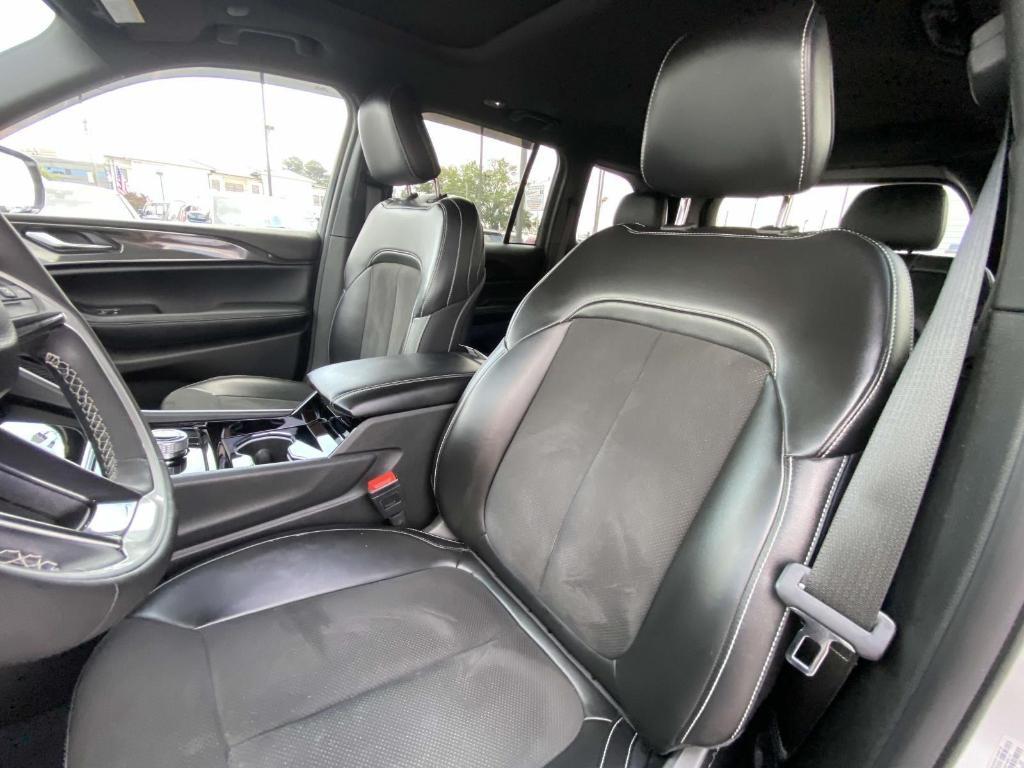 used 2023 Jeep Grand Cherokee car, priced at $25,500