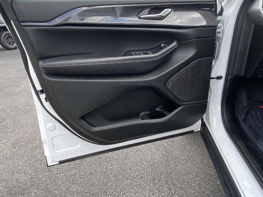 used 2023 Jeep Grand Cherokee car, priced at $25,500