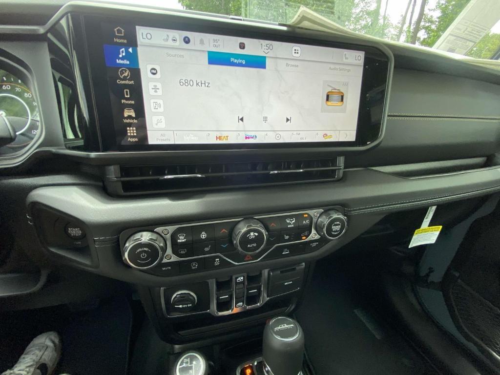 new 2025 Jeep Gladiator car, priced at $45,383