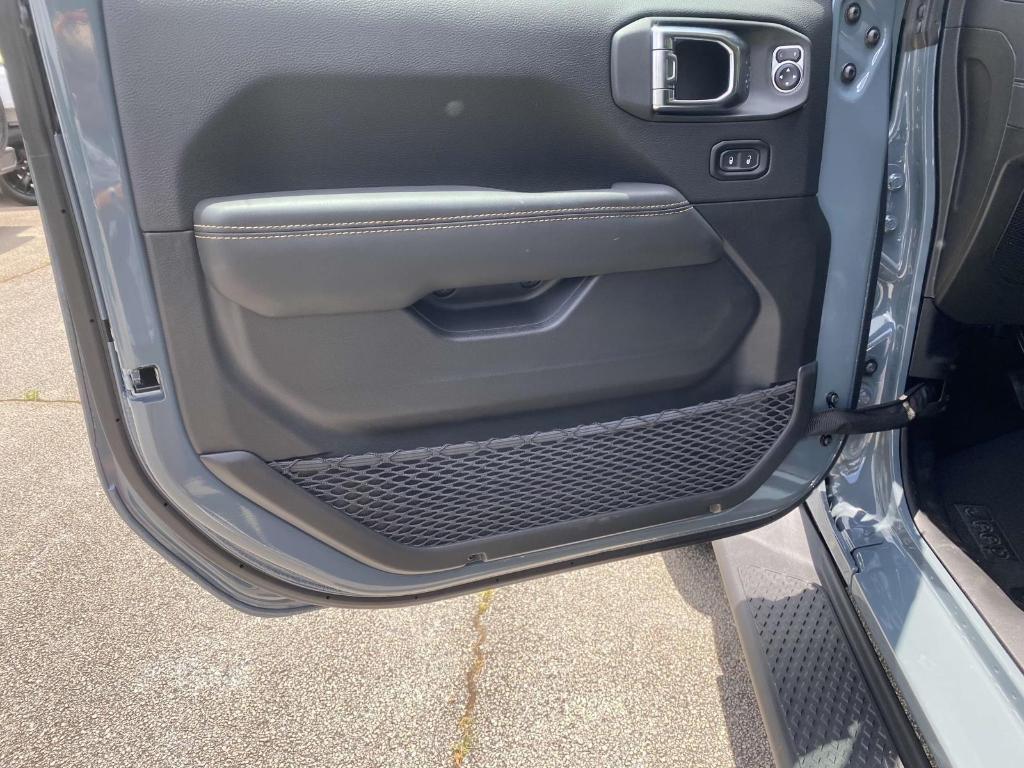 new 2025 Jeep Gladiator car, priced at $45,383