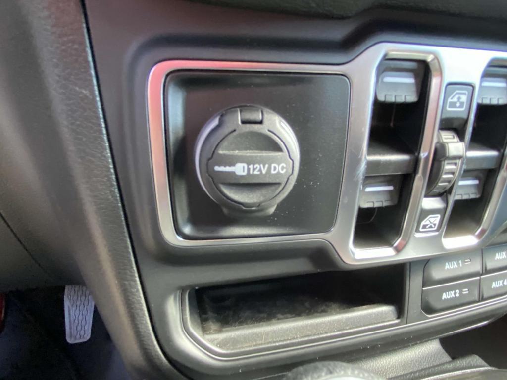 new 2025 Jeep Gladiator car, priced at $40,623