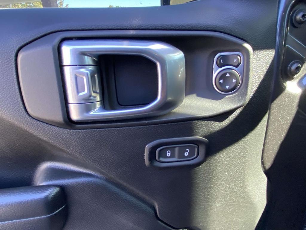 used 2021 Jeep Gladiator car, priced at $28,974