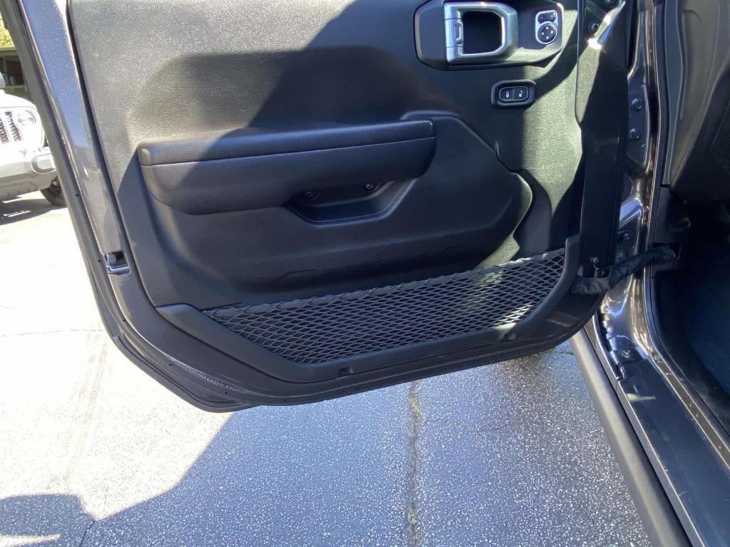 used 2021 Jeep Gladiator car, priced at $28,974