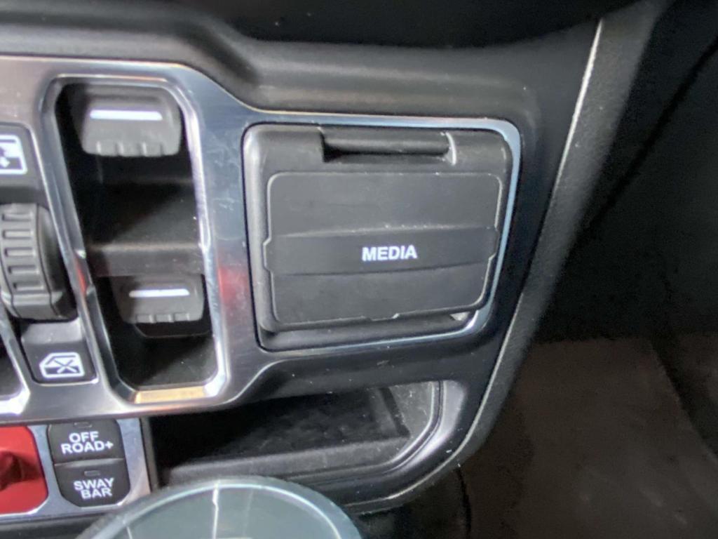 used 2022 Jeep Gladiator car, priced at $35,084