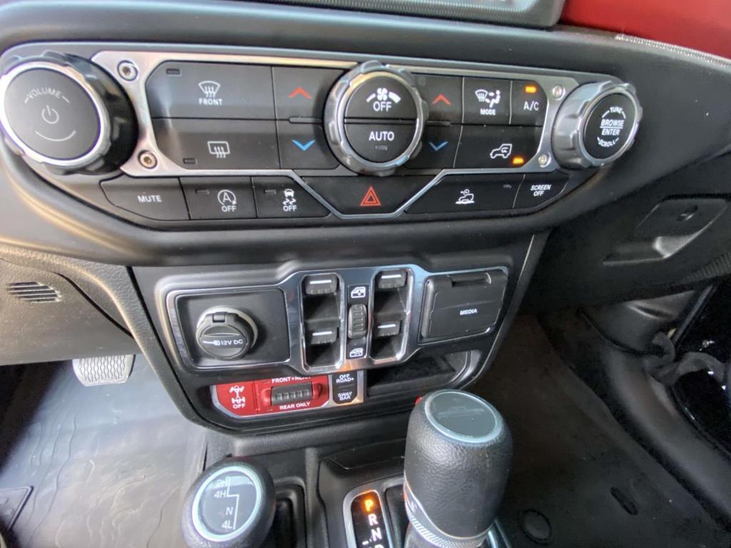 used 2022 Jeep Gladiator car, priced at $35,084