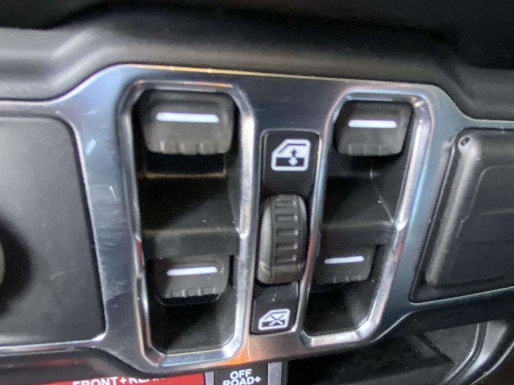 used 2022 Jeep Gladiator car, priced at $35,084