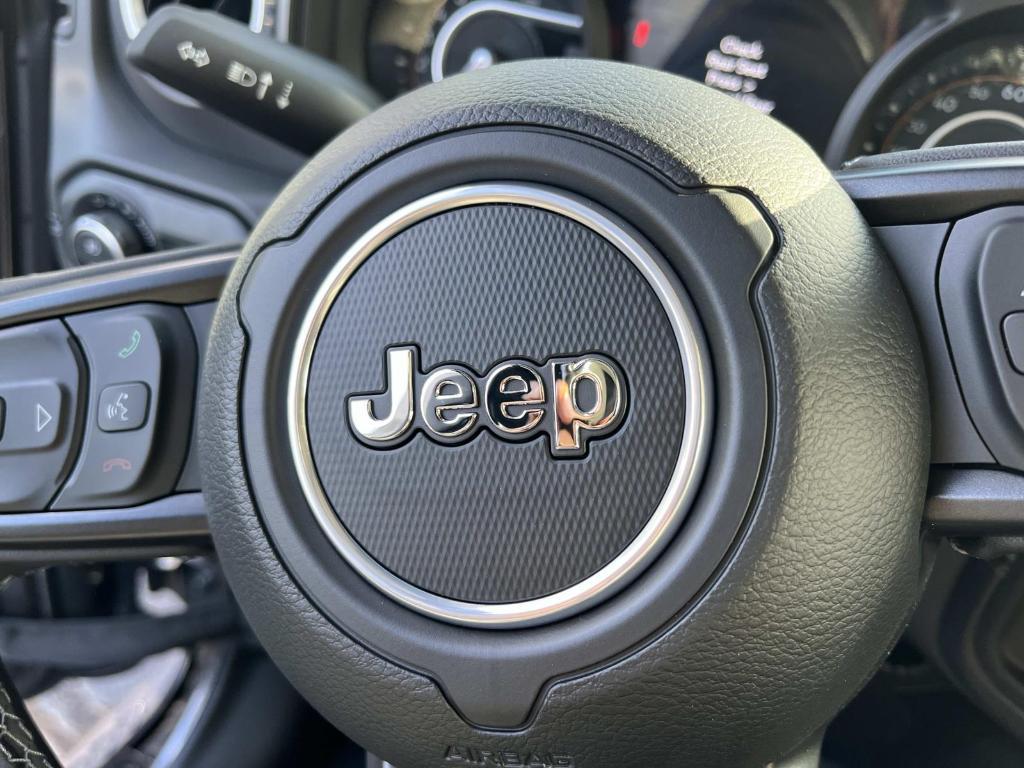 new 2025 Jeep Gladiator car, priced at $44,828