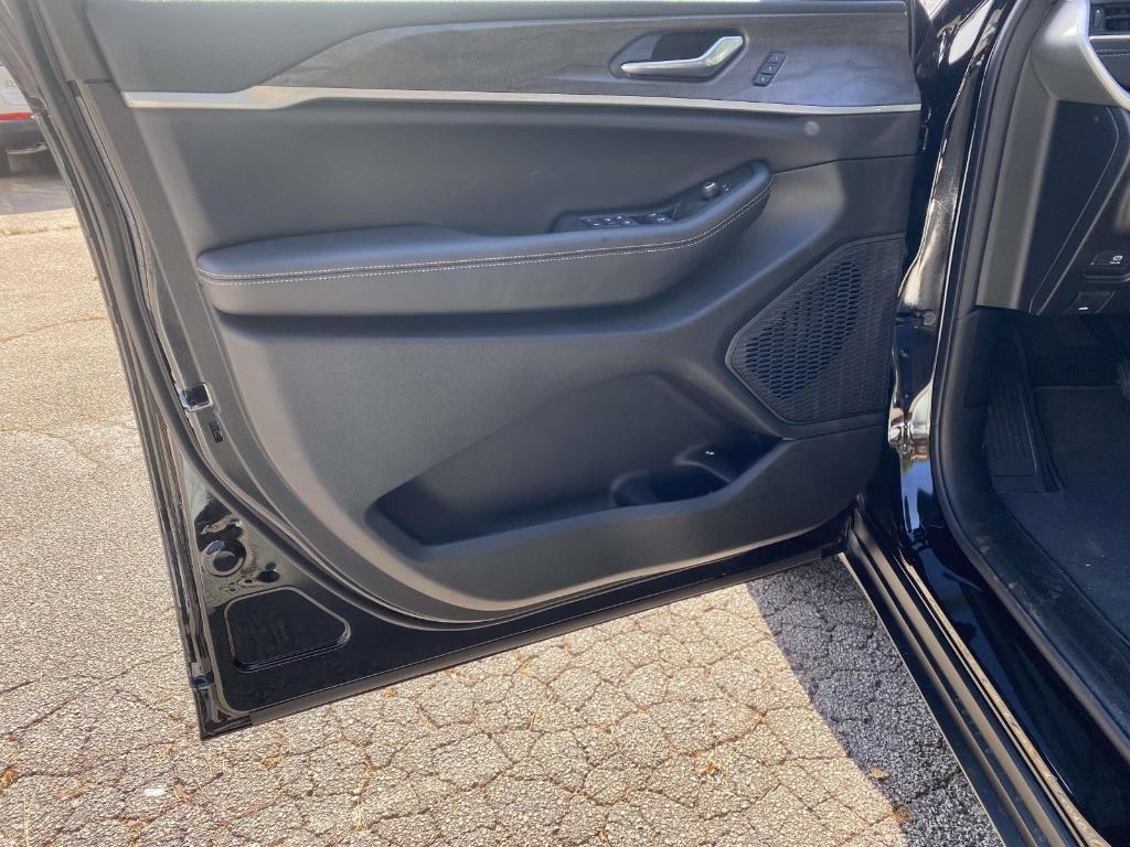 new 2025 Jeep Grand Cherokee L car, priced at $45,704