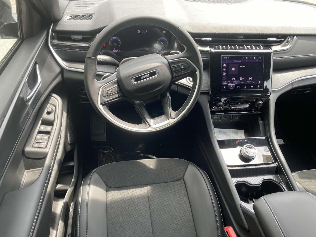 new 2025 Jeep Grand Cherokee L car, priced at $42,028