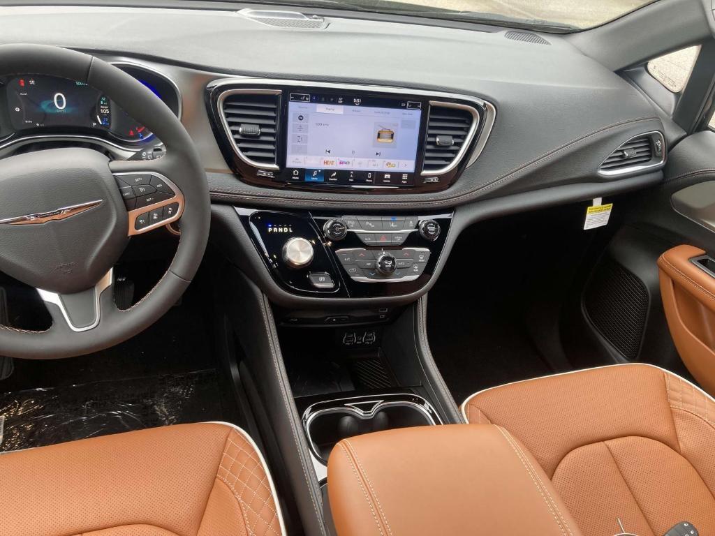 new 2025 Chrysler Pacifica Hybrid car, priced at $57,673