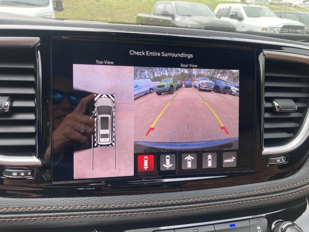 new 2025 Chrysler Pacifica Hybrid car, priced at $57,673