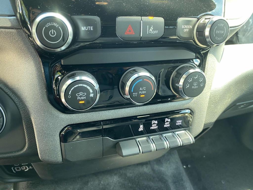 new 2025 Ram 1500 car, priced at $37,013