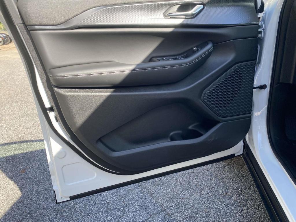 new 2025 Jeep Grand Cherokee L car, priced at $41,028